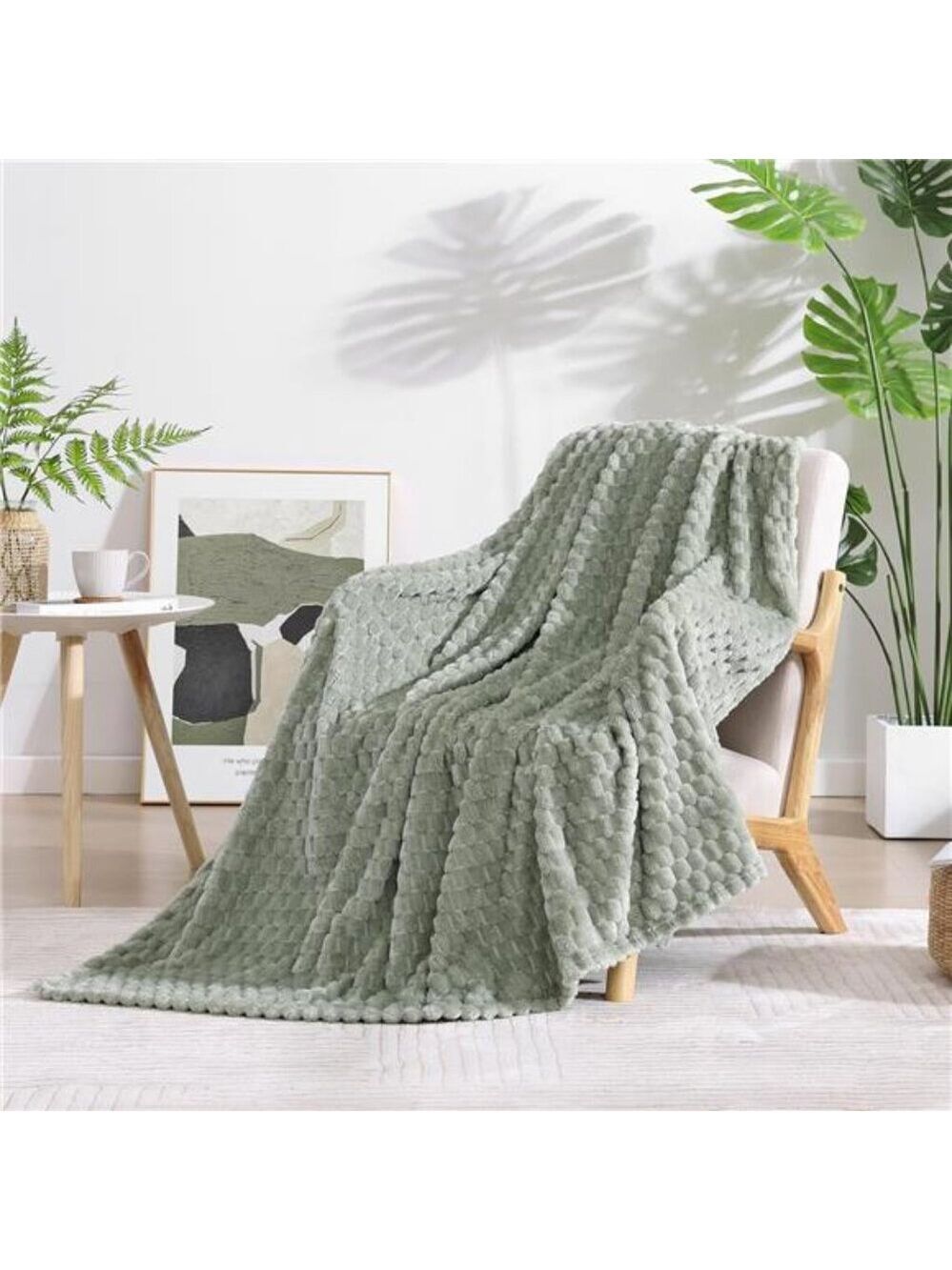 Light Sage Green Fleece Throw Blanket Soft Cozy Lightweight Couch Bed Blanket